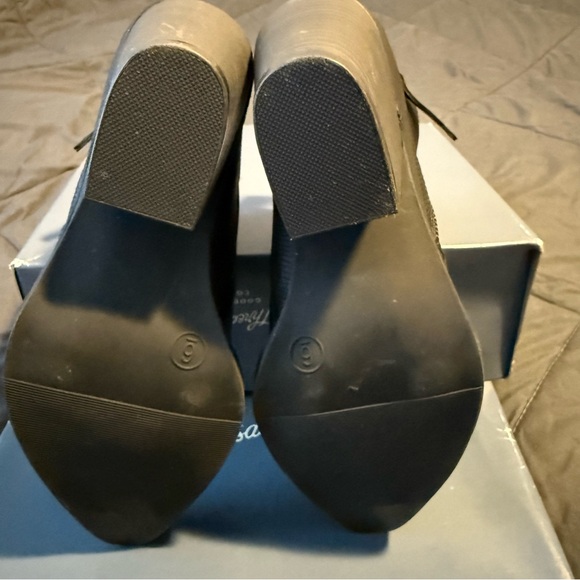 Black Boots - Picture 5 of 6